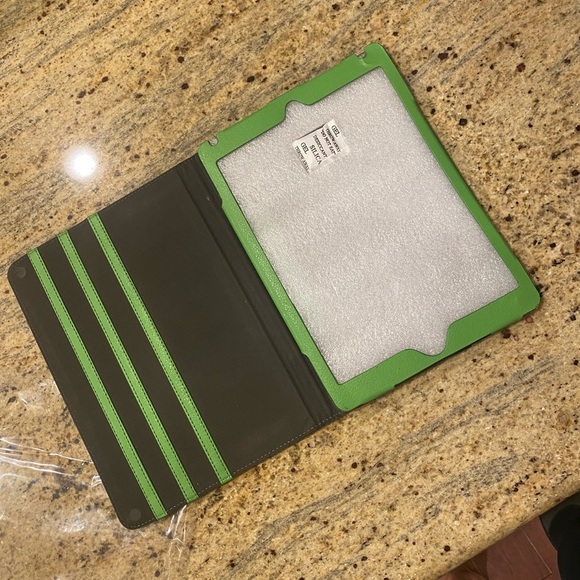 NWT Fintie iPad cover - Picture 1 of 3
